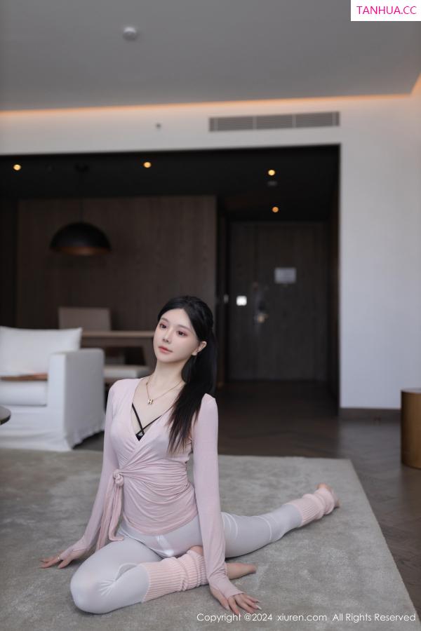   [XiuRen]高清写真图 2024.06.14 No.8705 幼幼 丝袜美腿第21张图片